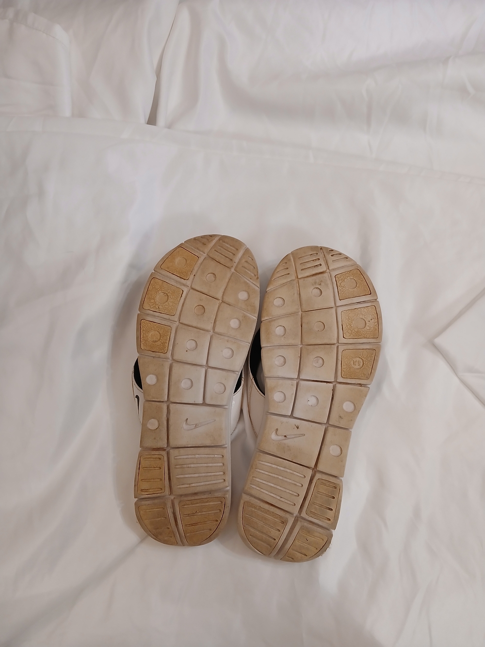 Nike Women's Black and White Comfort Thong Sandals - Picture 5 of 5
